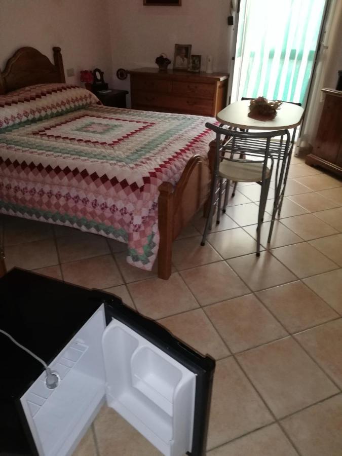 リヴォルノ Luce Bed & Breakfast エクステリア 写真